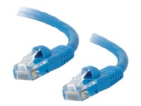 C2G Cat5e Booted Unshielded (UTP) Network Patch Cable - Kytkentäkaapeli - RJ-45 (uros) to RJ-45 (uros) - 5 m - UTP - CAT 5e - valettu, piikitön, säikeinen - sininen 83165